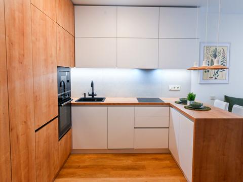 квартира за адресою Салютна вул., 2к16