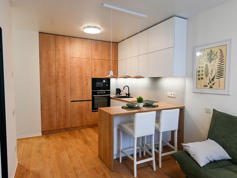 квартира за адресою Салютна вул., 2к16