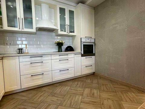 квартира за адресою Гетьмана Петра Дорошенка вул. (Генерала Грушевого), 12