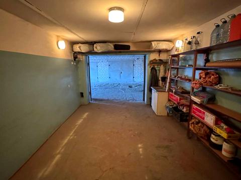 паркомісце за адресою Добровольців пров., 3