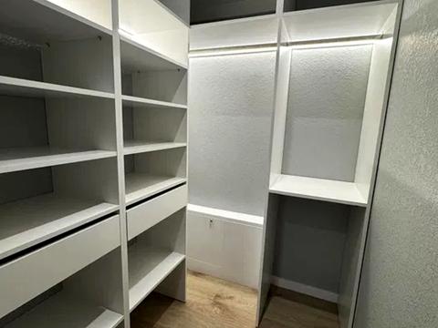 квартира по адресу Романа Левицкого ул., 4