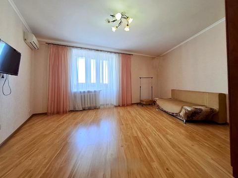 квартира за адресою Анни Ахматової вул., 31