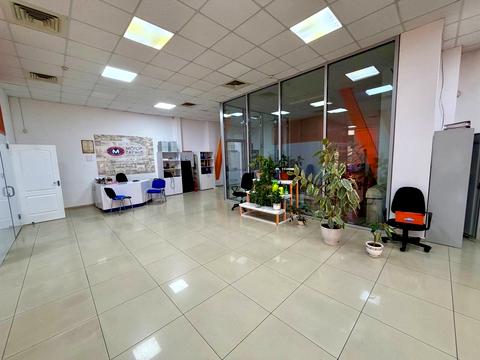 комерційна за адресою Павла Нірінберга вул. (Баумана), 10-А