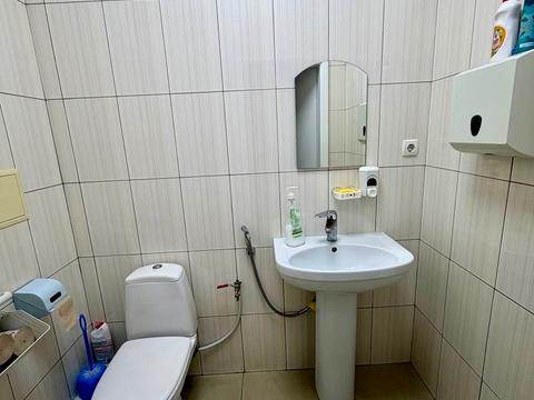 комерційна за адресою Павла Нірінберга вул. (Баумана), 10-А