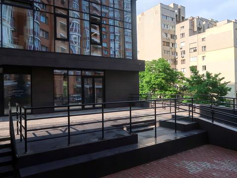 комерційна за адресою Левка Лук'яненка вул. (Маршала Тимошенка), 21/2