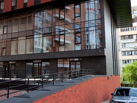 комерційна за адресою Левка Лук'яненка вул. (Маршала Тимошенка), 21/2