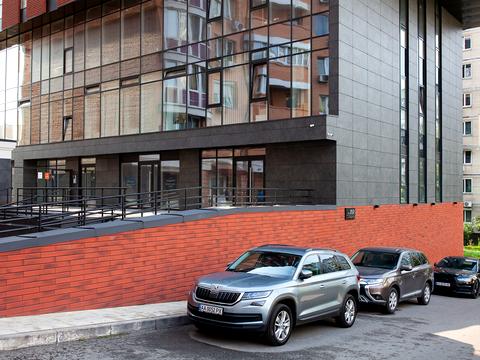 комерційна за адресою Левка Лук'яненка вул. (Маршала Тимошенка), 21/2