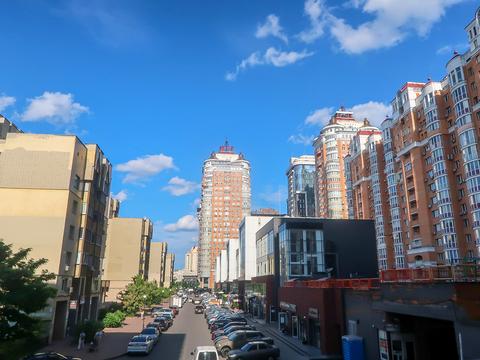 комерційна за адресою Левка Лук'яненка вул. (Маршала Тимошенка), 21/2