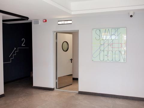 комерційна за адресою Левка Лук'яненка вул. (Маршала Тимошенка), 21к14