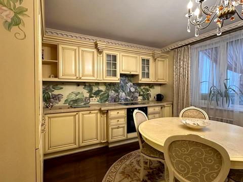 квартира за адресою Дніпровська набережна вул., 19-В