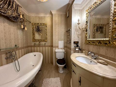 квартира за адресою Дніпровська набережна вул., 19-В