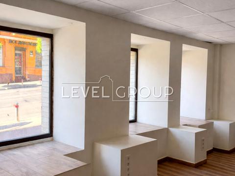 комерційна за адресою Михайлівська вул., 18