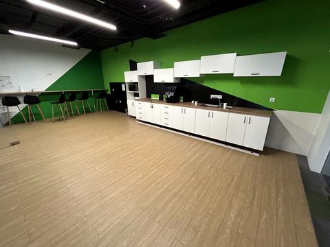 комерційна за адресою Львів, Наукова вул., 7д