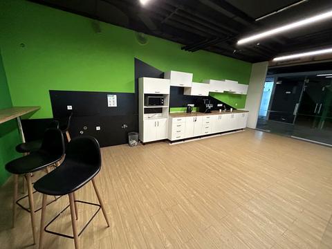 комерційна за адресою Львів, Наукова вул., 7д