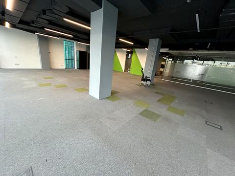 комерційна за адресою Львів, Наукова вул., 7д