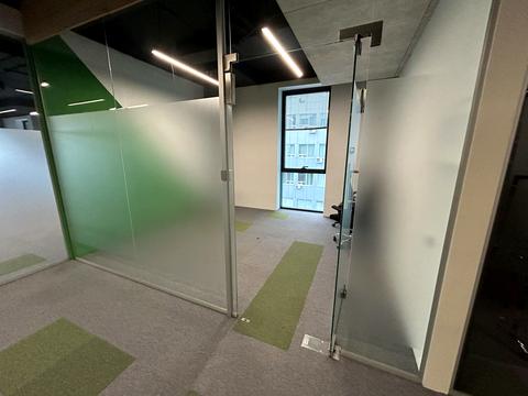 комерційна за адресою Львів, Наукова вул., 7д