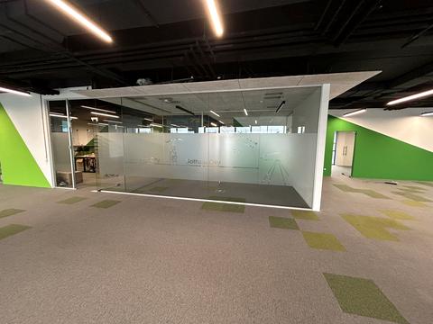 комерційна за адресою Львів, Наукова вул., 7д