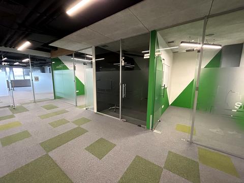 комерційна за адресою Львів, Наукова вул., 7д