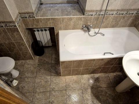 комерційна за адресою Інститутська вул., 19-В