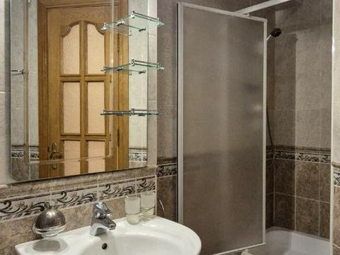 комерційна за адресою Інститутська вул., 19-В