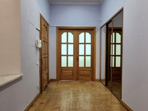 комерційна за адресою Інститутська вул., 19-В