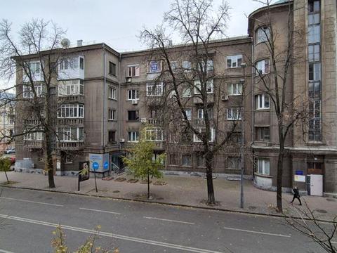 комерційна за адресою Інститутська вул., 19-В