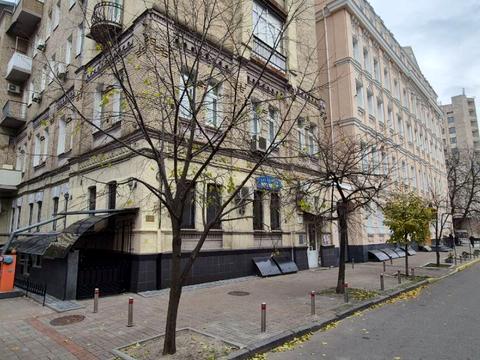 комерційна за адресою Інститутська вул., 19-В