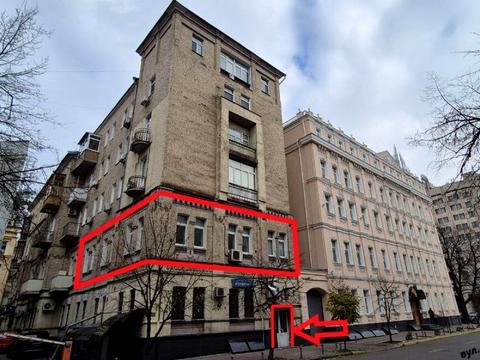 комерційна за адресою Інститутська вул., 19-В