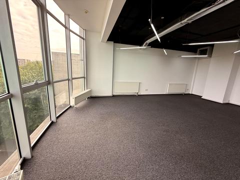 комерційна за адресою Львів, Наукова вул., 7б