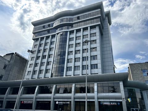 комерційна за адресою Львів, Наукова вул., 7б