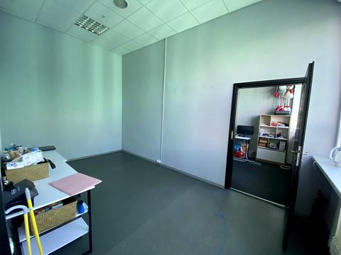 комерційна за адресою Наукова вул., 7а