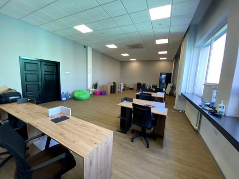 комерційна за адресою Наукова вул., 7а