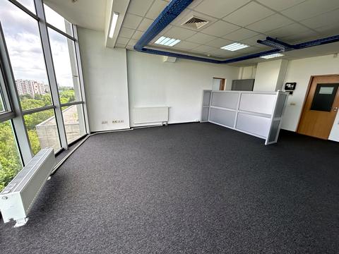 комерційна за адресою Львів, Наукова вул., 7б