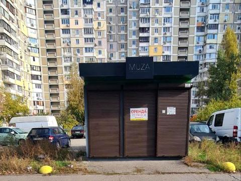 комерційна за адресою Ревуцького вул., 44