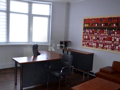 комерційна за адресою Старонаводницька вул., 6-Б