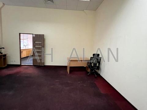 комерційна за адресою Дениса Монастирського вул. (Василя Сурікова), 3