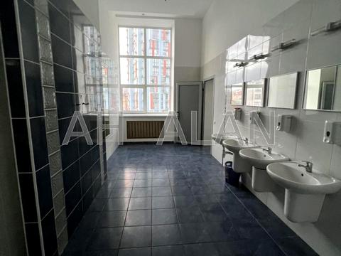 комерційна за адресою Дениса Монастирського вул. (Василя Сурікова), 3