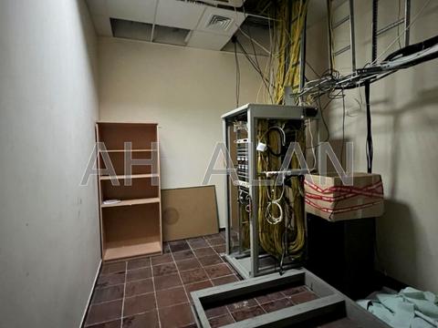 комерційна за адресою Дениса Монастирського вул. (Василя Сурікова), 3