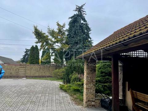 комерційна за адресою Київ, Риболовецька вул., 1