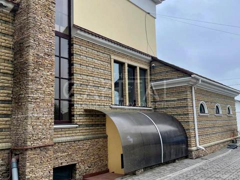 комерційна за адресою Київ, Риболовецька вул., 1