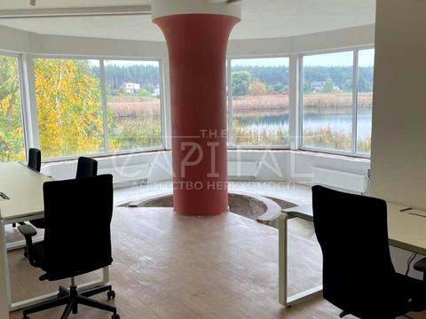 комерційна за адресою Київ, Риболовецька вул., 1