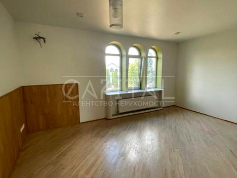 комерційна за адресою Київ, Риболовецька вул., 1