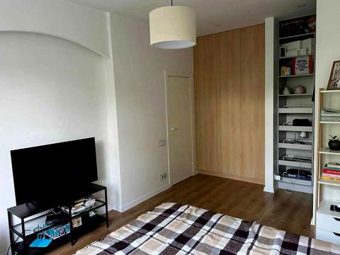 квартира за адресою Івана Світличного вул. (Петровського), 4