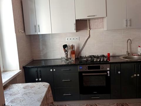 будинок за адресою Олександра Богомольця вул. (10-та Суворівська), 9