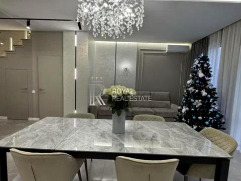 будинок за адресою Молодіжна