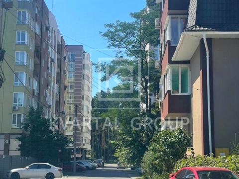 комерційна за адресою Літературна вул. (Чехова), 6-В