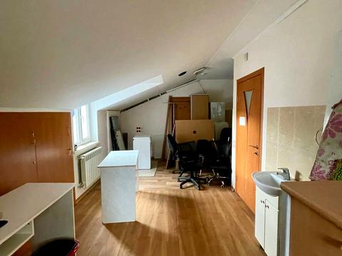 комерційна за адресою Єреванська вул., 2б