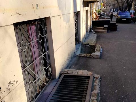 комерційна за адресою Святослава Караванського вул. (Жуковського), 14