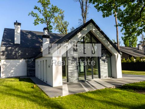 дом по адресу Евгения Коновальца ул.