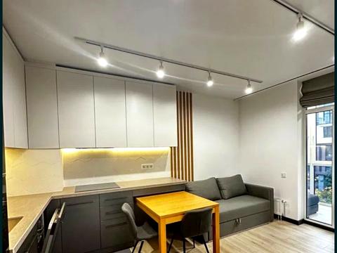 квартира по адресу Салютная ул., (Будинок 02401-02403)